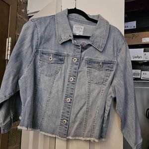 NWT Torrid Size 3, Cropped & Distressed DENIM Jacket